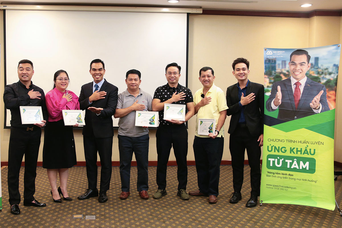 Ứng Khẩu Từ Tâm